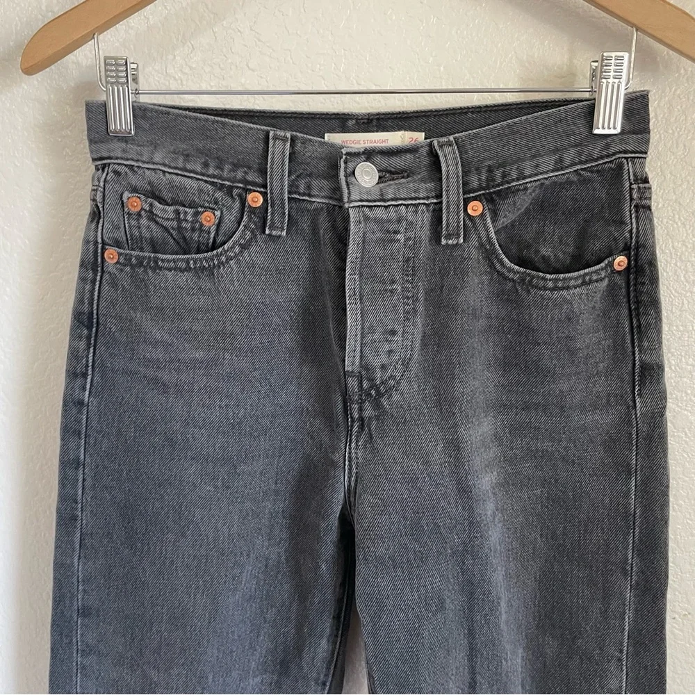 Levi’s Wedgie Straight Leg Black Distressed Denim Jeans 100% Cotton Frayed Hem